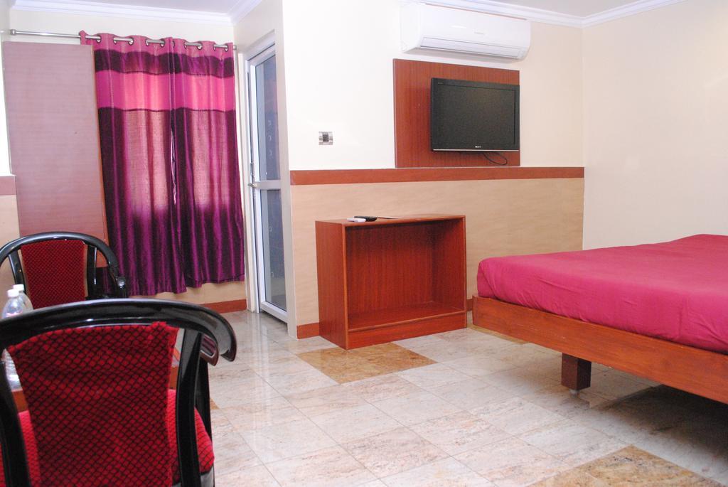 Everestparkresidency Hotell Tiruchirappalli Rum bild
