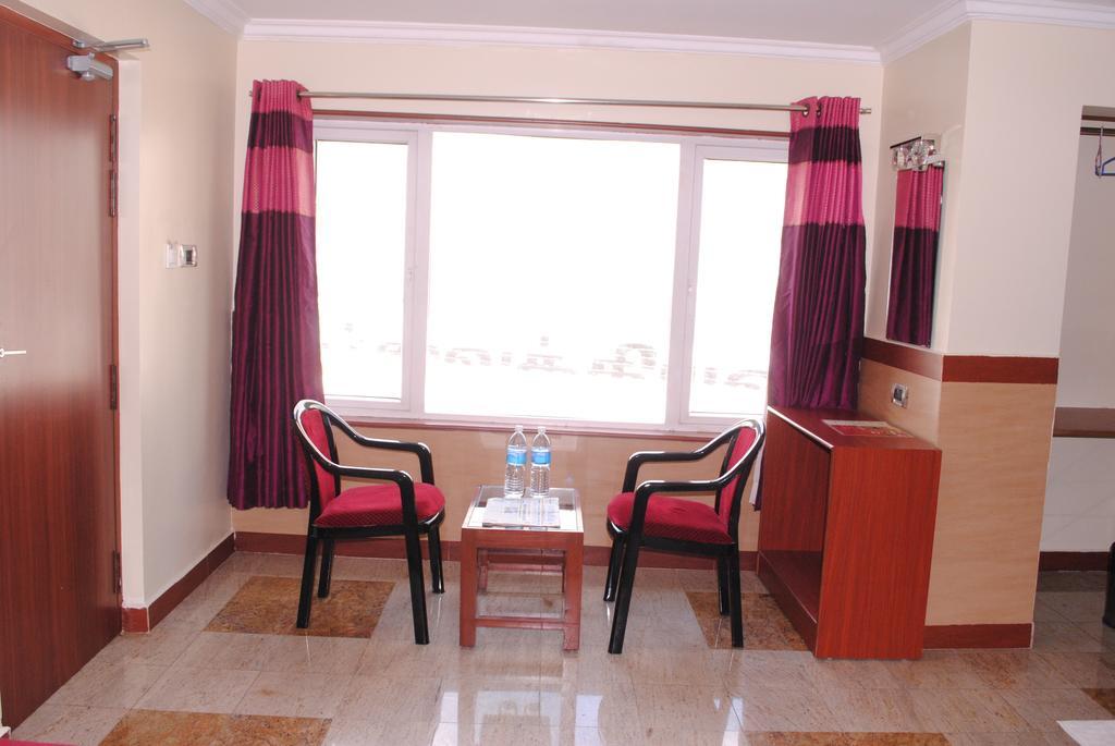 Everestparkresidency Hotell Tiruchirappalli Rum bild