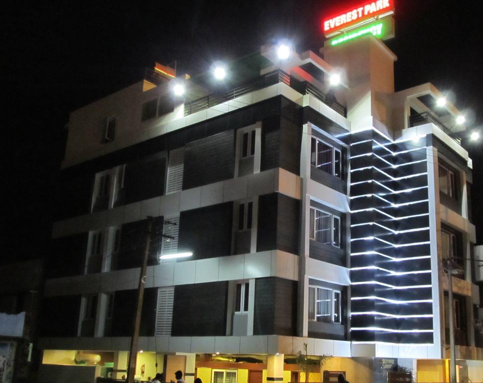 Everestparkresidency Hotell Tiruchirappalli Exteriör bild